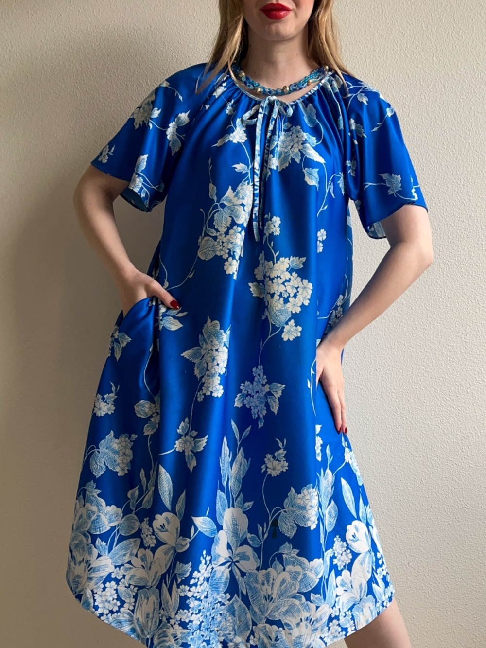 Vintage 1970s Blue and White Floral Muumuu Dress (L/XL)